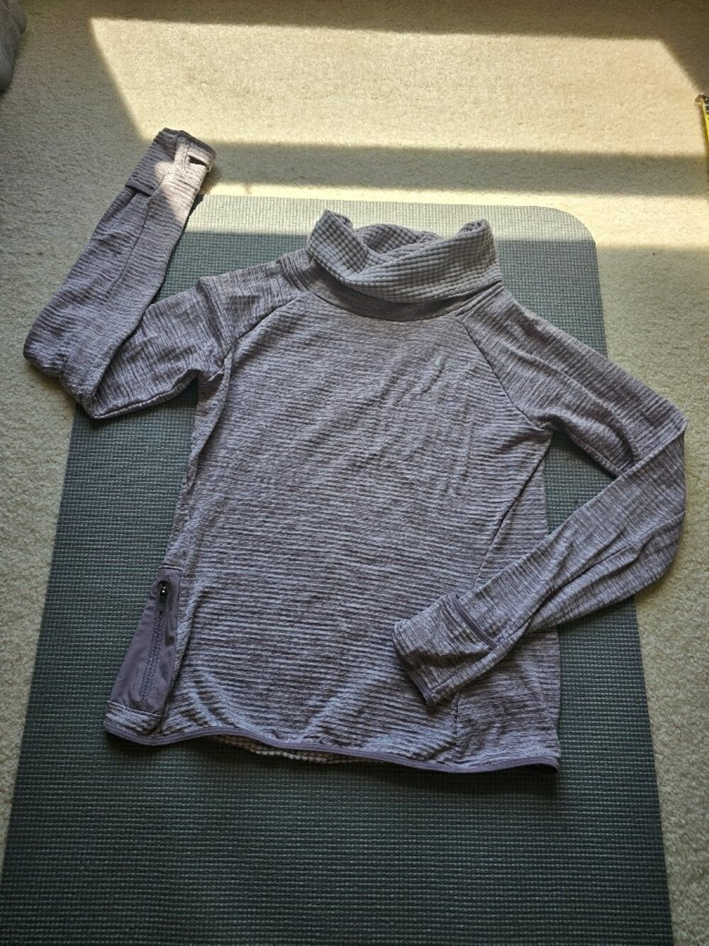 EUC Nike dri fit long sleeve cozy running top women's size S